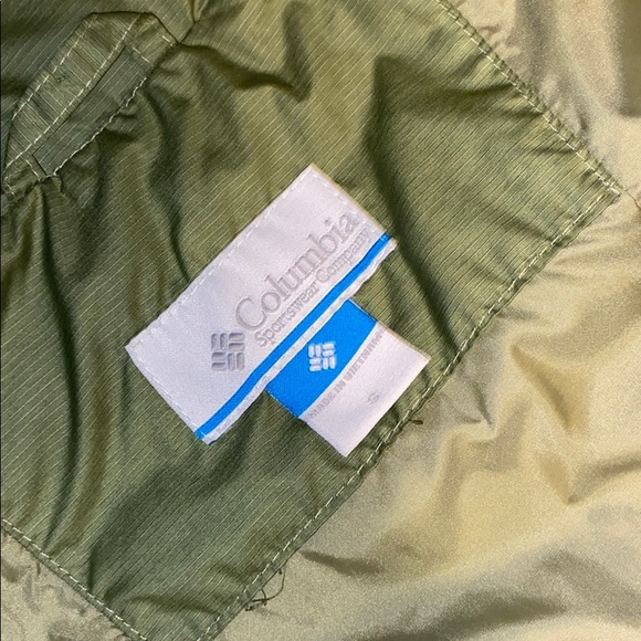 Green Columbia Vest - Picture 3 of 3